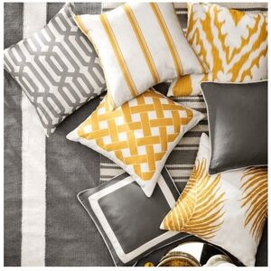 Williams Sonoma Outdoor  Printed Links Pillows